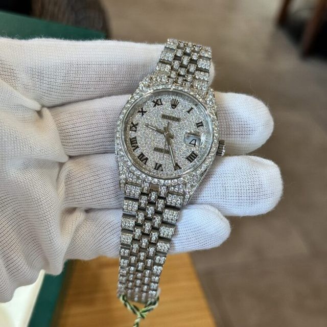 phien-ban-dong-ho-dinh-kim-cuong-rolex-datejust-1701676048.jpg