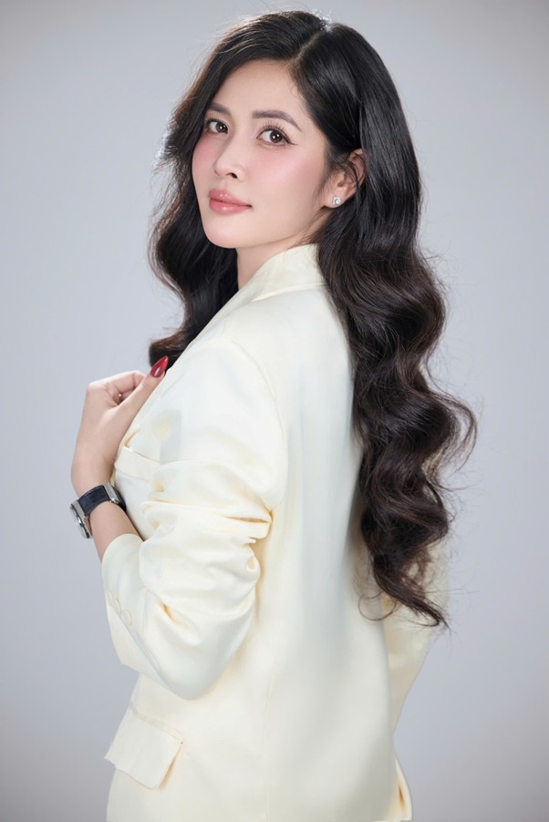 cap-doi-doanh-nhan-2-1761218824.jpg