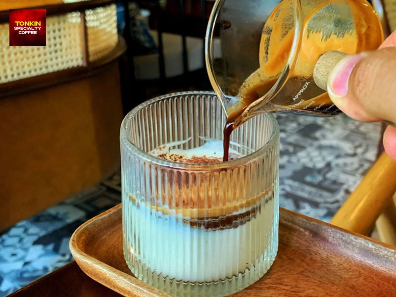 thuong-thuc-ca-phe-trung-2-1765521865.jpg