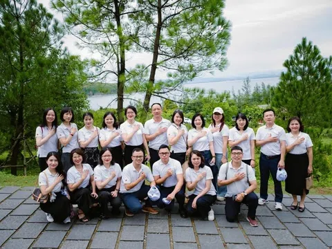 CHI BỘ MẠNH TỪ QUẦY GIAO DỊCH ĐẾN PHÒNG KHÁCH HÀNG: HẠT NHÂN CHÍNH TRỊ GÓP PHẦN GIỮ VỮNG NIỀM TIN CỦA KHÁCH HÀNG ĐỐI VỚI VIETCOMBANK