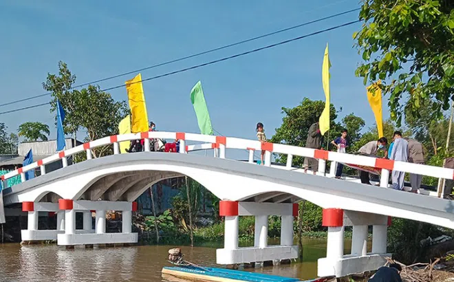 Quỹ xây cầu đến trường mang niềm vui đến cho trẻ em tỉnh Vĩnh Long