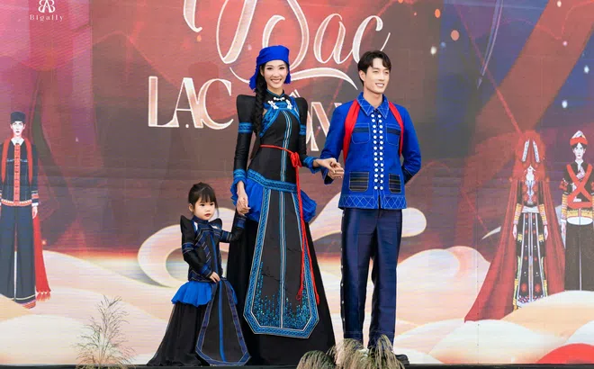 Sứ Giả Hạnh Phúc Trần Gia Hân “Chứng Kiến” Mối Lương Duyên Trong Lễ Cưới Đặc Biệt Của Siêu Mẫu Á Hậu Hoàng Thuỳ Và Chú Rể Khoai Vũ
