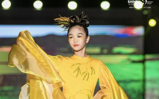 Mẫu nhí Trần Gia Linh nổi bật trên sân khấu “9 Fashion Show”